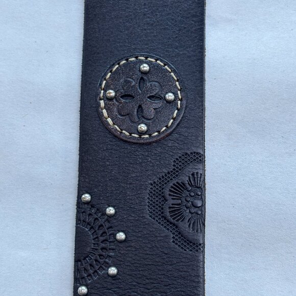 Espresso + Silver Riveted Floral Fossil Belt - Picture 8 of 15